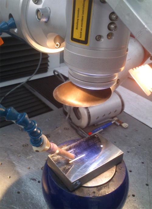 DGA10N激光红外测温仪在激光焊接中的应用